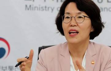 [인물탐구] 임혜숙, 과학기술부 최초 여성 장관: 혁신을 이끈 리더십